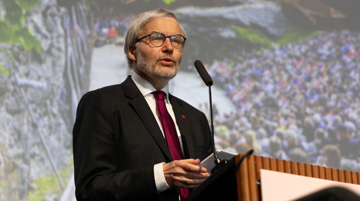 Harald Hegstad på talerstolen
