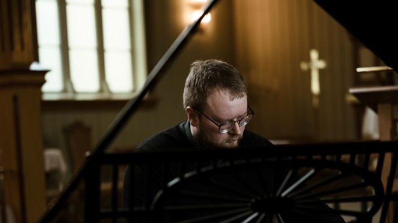 I gravferder i Den norske kirke skal man alltid legge til rette for at musikk framføres av musiker(e) som er til stede under seremonien. Foto: Jarle Hagen / Den norske kirke