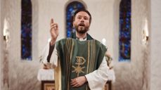 Kyrkja sine liturgiar er tilgjengeleg på fleire språk. Foto: Jarle Hagen / Den norske kyrkja