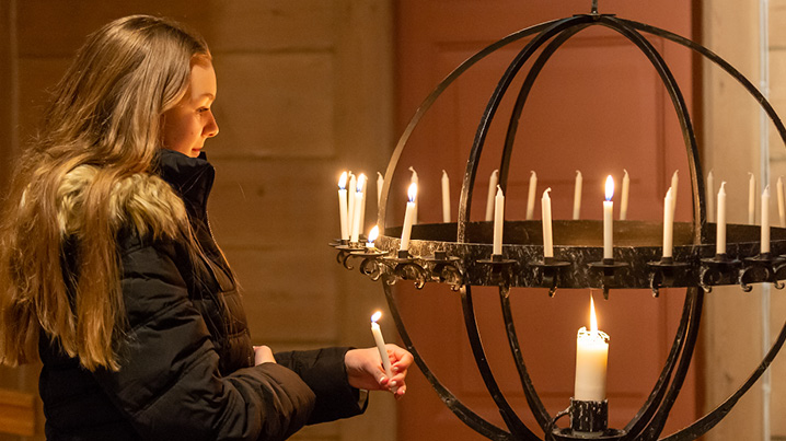 I kirken er det rom for bekymring, håp, soldaritet – ja, sånn du har det. Det er rom for deg. Foto: Den norske kirke/Malin Longva