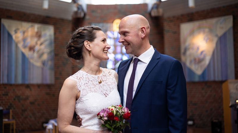 Nina og Per ønsket seg et helt enkelt bryllup. Løsningen ble valentinsdagsbryllup i 2024.