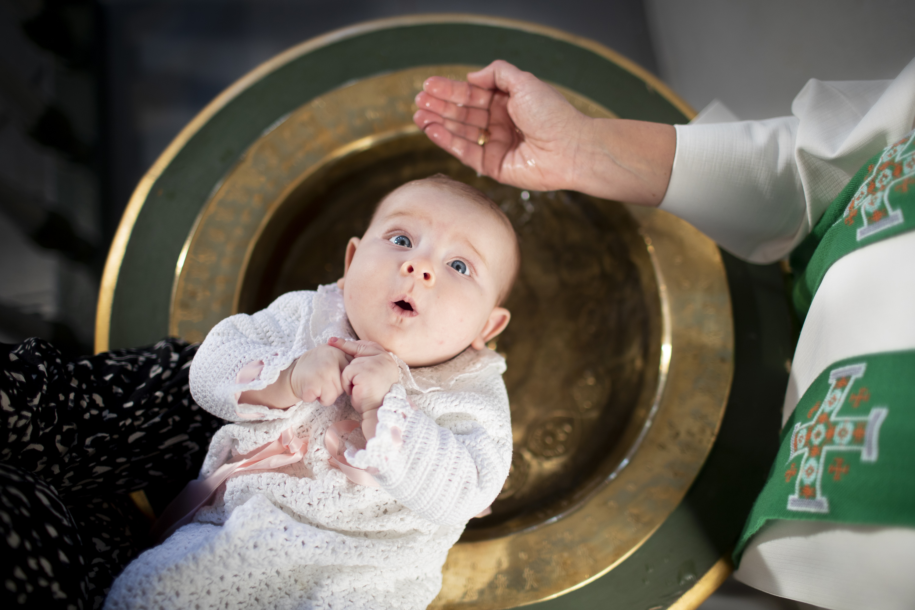 Alle mennesker er velkommen til dåp i Den norske kirke. Foto: Bo Mathisen / Den norske kirke