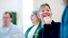 Årsrapportar frå bispedøma fortel om mykje aktivitet i Den norske kyrkja i 2021. Her frå gudsteneste i Rotnes kirke. Foto: Bo Mathisen / Den norske kyrkja.