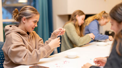 Kreativ kveld i kirken for ungdommer