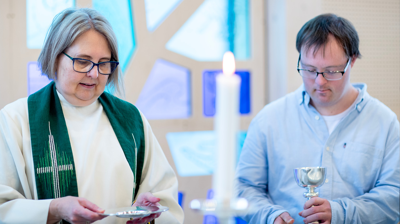 Alle er velkommen til gudstjeneste! Foto: Bo Mathisen / Den norske kirke