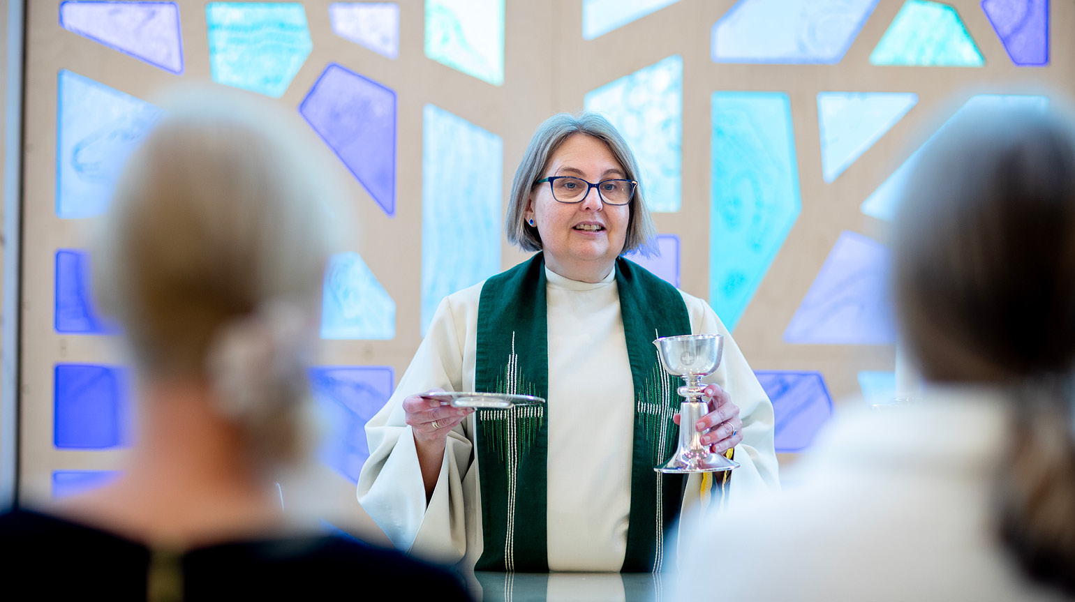 Biskopene anbefaler at det fortsatt benyttes særkalker ved nattverd. Foto: Bo Mathisen/Den norske kirke