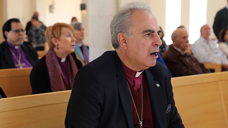 Biskop Ibrahim Azar er takknemlig for støtten fra sine partnerkirker, blant annet i innsamlingsaksjonen som er ledet av Nidaros og Borg bispedømmer. (Foto: ELCJHL)