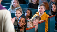 Samarbeid mellom kyrkje og skole er godt innarbeida mange stadar. I eit webinar er det mogleg å bli litt kjent med nokre endringar i dei nye planane for skolen. Foto: Bo Mathisen