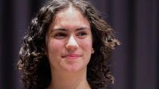 Amanda er 17 år og medlem i ungdomstinget i Oslo bispedømme, og er den vi snakker med om den første barneretten: artikkel 2.