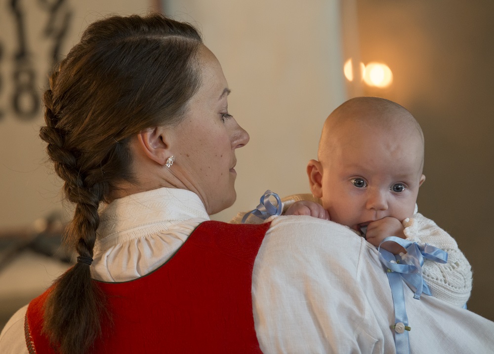 Dåp i Tveit kirke i Kristiansand. Foto: Trygve E. Tønessen