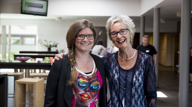 Maren H. Ingvaldsen fra bispedømmerådet (t.v.) og Margunn Serigstad Dahle fra Gimlekollen stod bak arrangementet. Foto: Morten Marius Larsen.