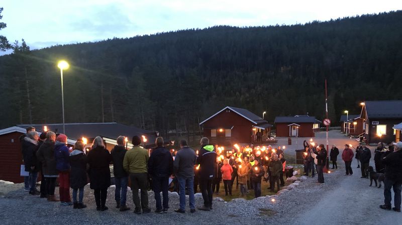 Kyrkja arrangerte fakkeltog for fengselet i Fyresdal
