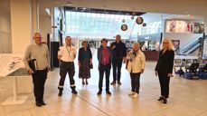 På besøk på Sørlandssenteret. Fra venstre: Domprost Freddy Berg, vekter Espen Skretteberg, kirkefagsjef Trine Syvertsen, biskop Stein Reinertsen, sokneprest i Tveit Jens Olai Justvik, fungerende daglig leder i Hånes Inger Johanne Bolstad og senterleder Liv Andersen.