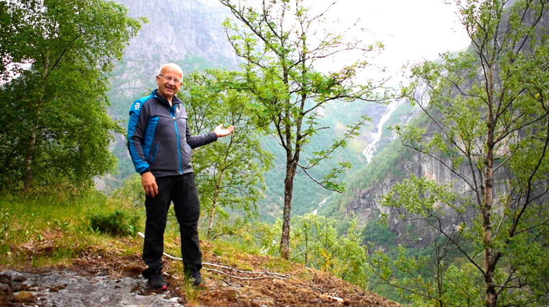 Tidlegare prost i Ytre Sogn og Nordhordland, Geir Sørebø, er å treffa på nettet kvar helg med tankar før søndagen ute frå naturen ein stad.