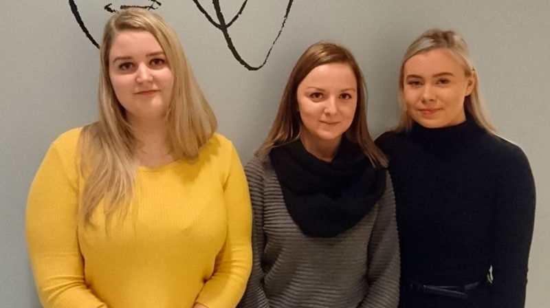 Ann-Kristin Løkkebø, Benedicte Solhaug Øverland og Vilde Kløvtveit Sæthre. Annika Josefine Thomassen var ikkje tilstades då biletet var teke.