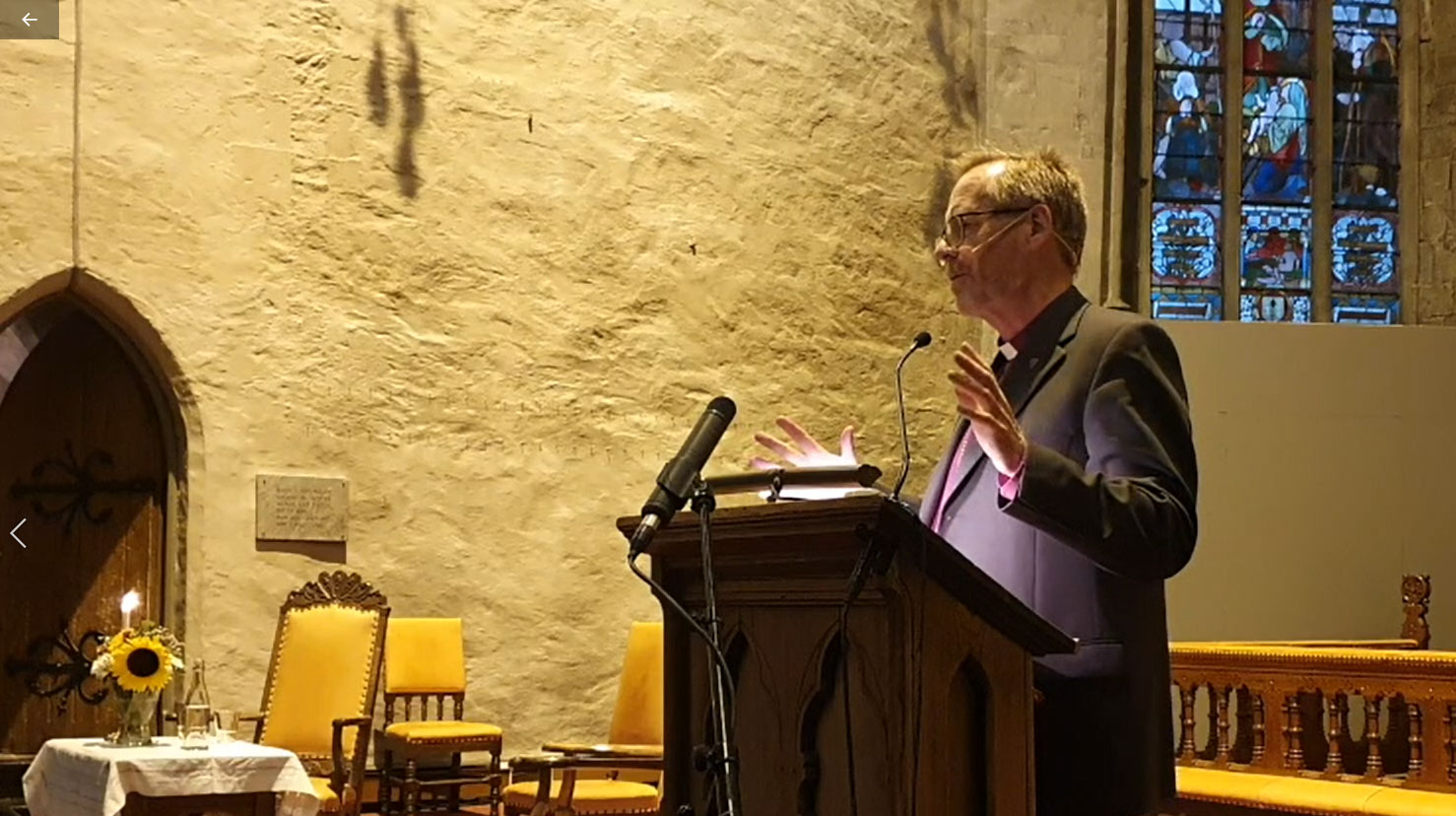 Hva tror kristne om andre religioner? Dette var ett av spørsmålene i biskopen foredrag. Foto:Torfinn Wang