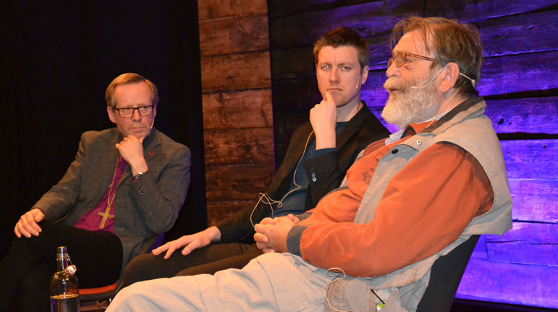 Aarebrot og biskopen snakker om hva troen har betydd for norsk politikk. Foto: Jens Z. Meyer