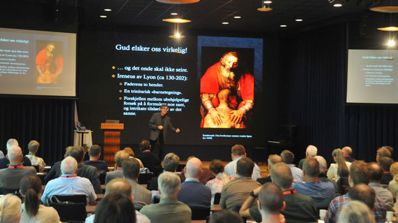 Eit føredrag om Nikea-konsilet var eitt av innslaga på Stiftsmøtet.