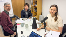 Benedicte og biskopen har hatt besøk av Tore Skjæveland, kyrkjefagsjef i Bjørgvin bispedøme, for å snakka om gudstenesta.