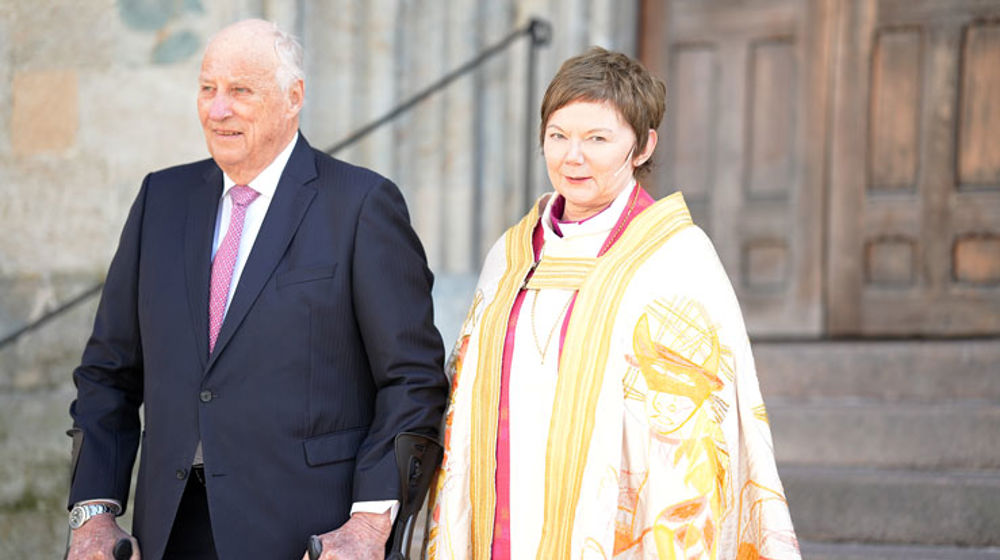 H.M. Kong Harald var til stades då Ragnhlld Jepsen vart vigsla til biskop. Foto: Gyrid C. Nygaard