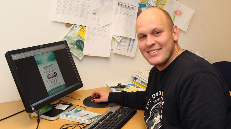 Diakonirådgjevar Vetle Karlsen Eide i innspurten av planlegginga før den nye diakonikonferansen i Bjørgvin