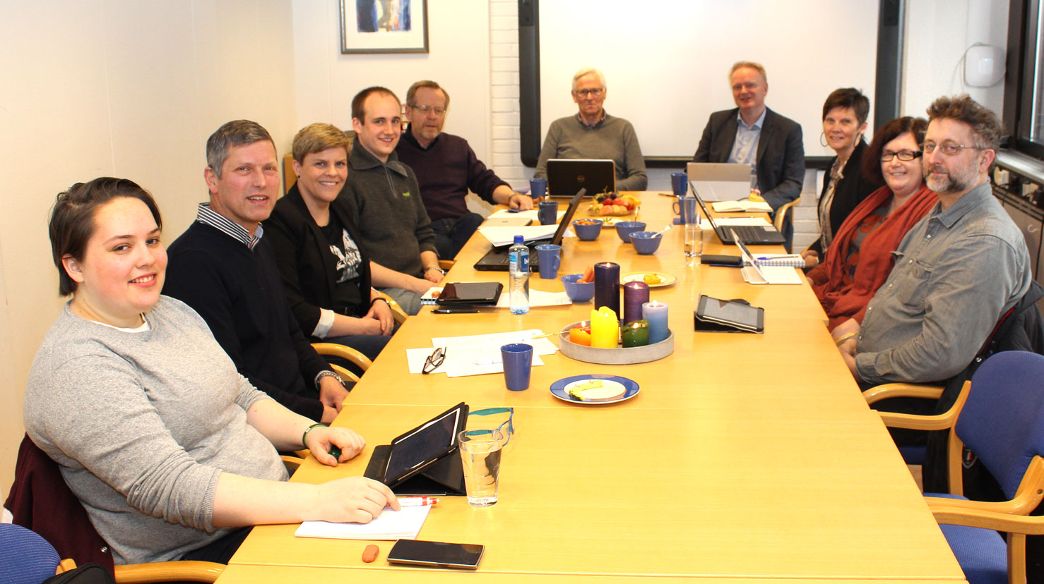 Lek kyrkjeleg tilsette og prestar skal ved bispedømerådsvalet velja eitt medlem kvar til å sitja rundt bordet saman med biskopen og sju leke medlemer. Fram til 1. mars er det tid for å foreslå kandidatar til vallistene. Foto: Møte i Bjørgvin bispedømeråd april 2016.