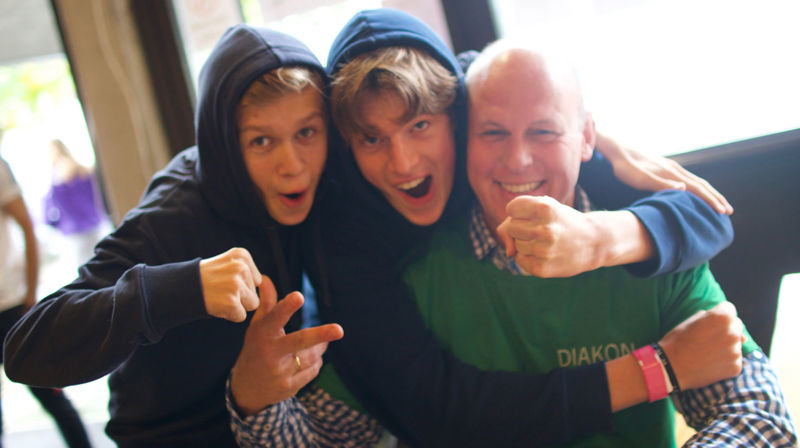 Dette biletet frå "Sammen konfeleir" - eit samarbeidstiltak mellom bispedømet og fleire sokn, prydar Stiftskalenderen hausten 2019. Foto:Eirik Sæle