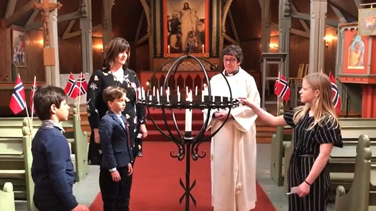 Kyrkjene i Sogndal kommune har slått seg saman om ei 17. mai-sending på nett, slik også ein del andre sokn i andre fellesråd har gjort. Foto: Frå Stedje kyrkje.