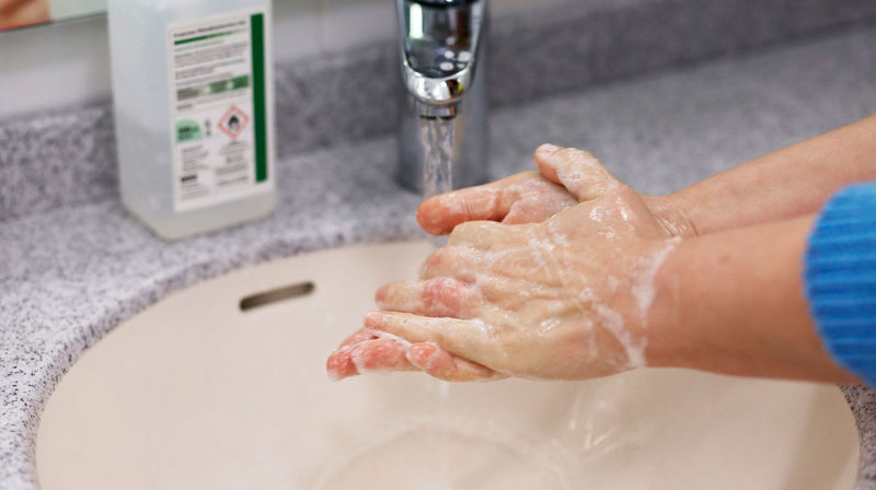 God handhygiene er eitt av dei viktigaste smitteverntiltaka. (foto: Pixabay_J Kerner)
