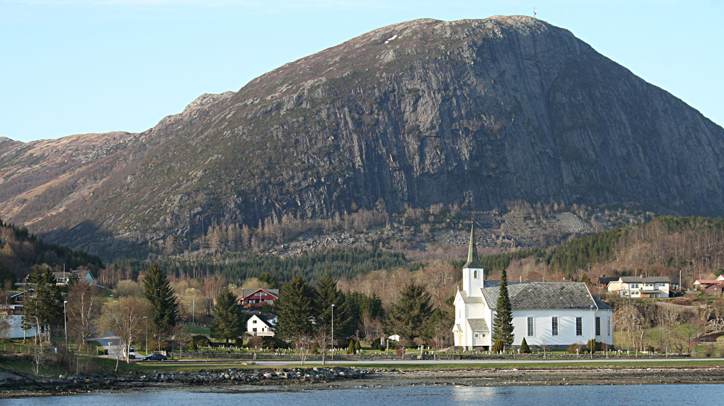 Askvoll er blant kyrkjelydane som har fått ny prest.