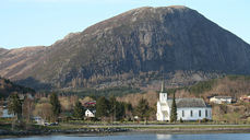 Askvoll er blant kyrkjelydane som har fått ny prest.