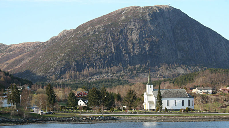 Askvoll er blant kyrkjelydane som har fått ny prest.