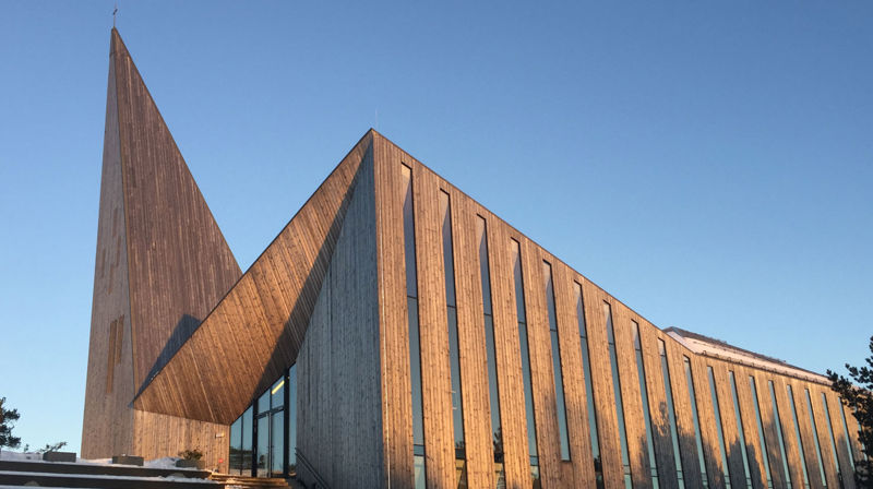 Knarvik kyrkje har fått ny sokneprest.