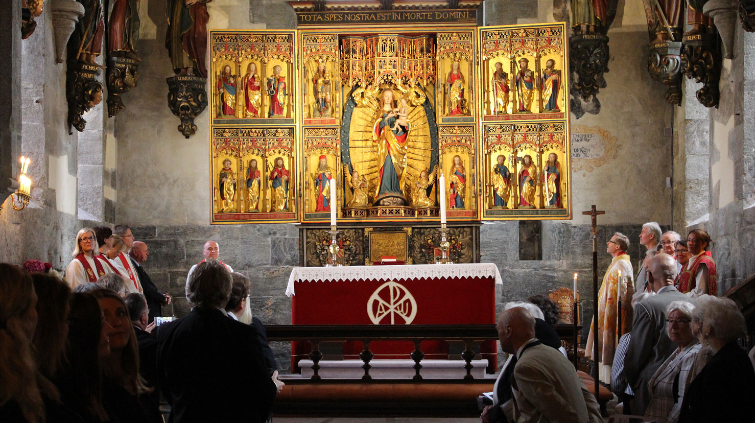 Mariakirkens altartavle hadde  ein stor plass i biskopen si preike.