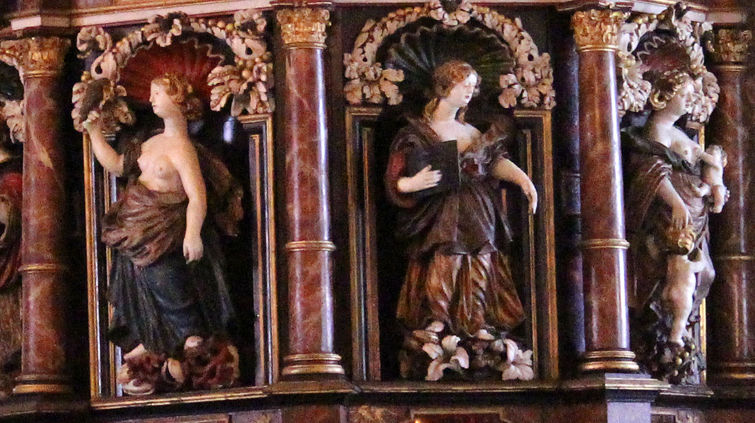 Prekestolen i Mariakirken er tema for det første foredraget i Bjørgvin kirkeakademi i høst.