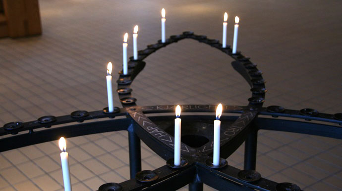 Dette biletet frå lysskulpturen i Søreide kirke er eit av bileta som blir vist under retreaten. Foto: Tor Krisitiansen