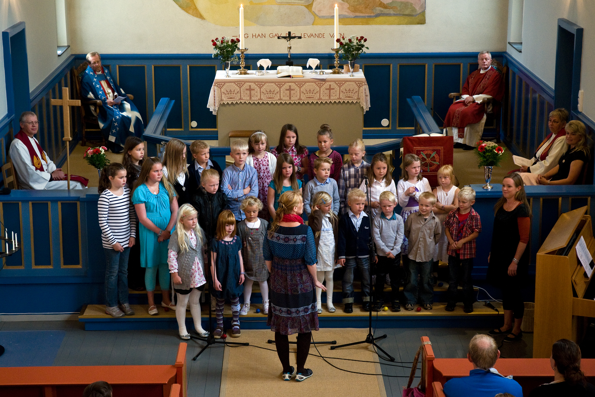 Kyrkjelydane i Fusa høyrer no til Hardanger- og Voss prosti. Biletet er frå ei visitas og jubileumsgudsteneste i Fusa (Foto: Fredrik-Thorsen)