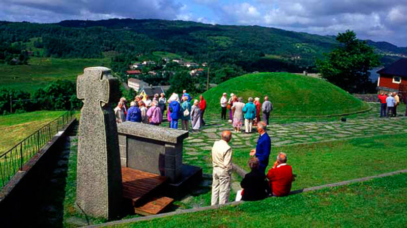 Håkonshaugen på Seim i Lindås er ein av fleire godkjende stader for utandørs bryllup i Bjørgvin.  ©Tourist Photo Willy Haraldsen