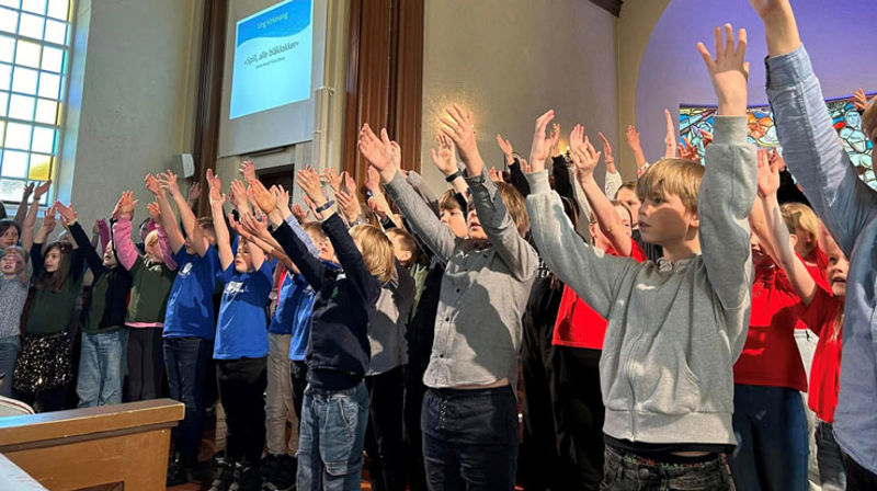 Ung kirkesang arrangerer regelmessige treff - her fra vårtreff 2024.