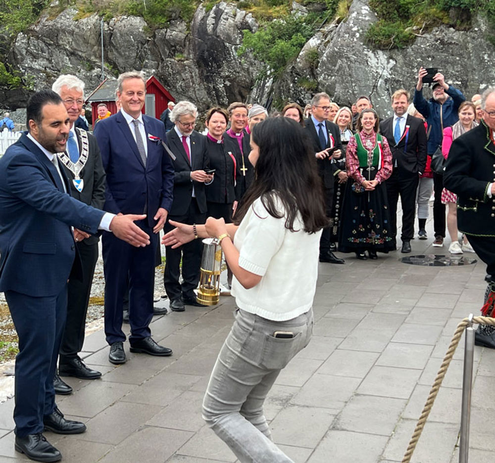 Stortingspresident Masud Gharahkhani tek imot deltakarane på Verdiseglas