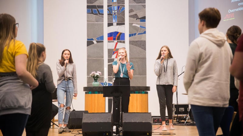 Sundag kl. 19 kan du vera med på ungdomsgudsteneste G 19 frå Erdal kyrkje, Askøy. Illustrasjonsfoto frå før Coronatida:Lisa Andersen