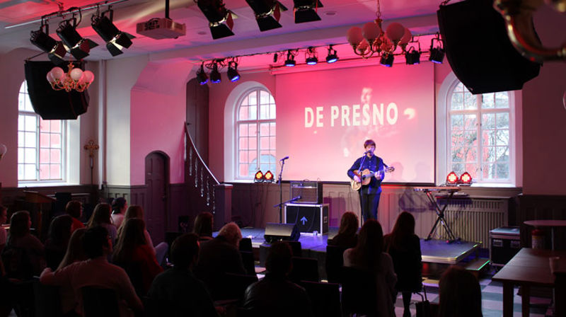 Foto frå huskonserten på ungdomstinget 2015 med De Presno