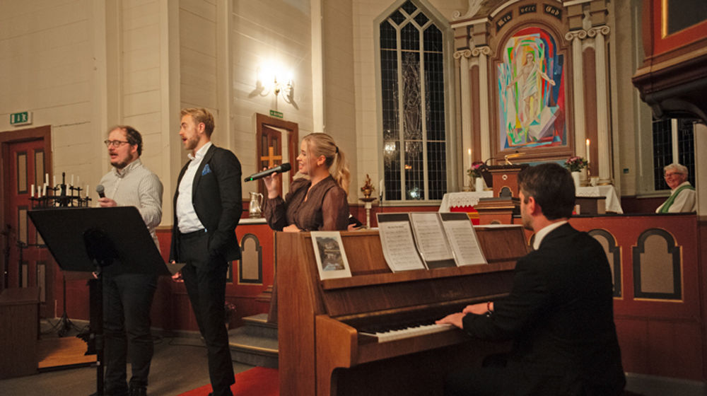 Musikk prega jubileumsgudstenesta i Uggdal kyrkje