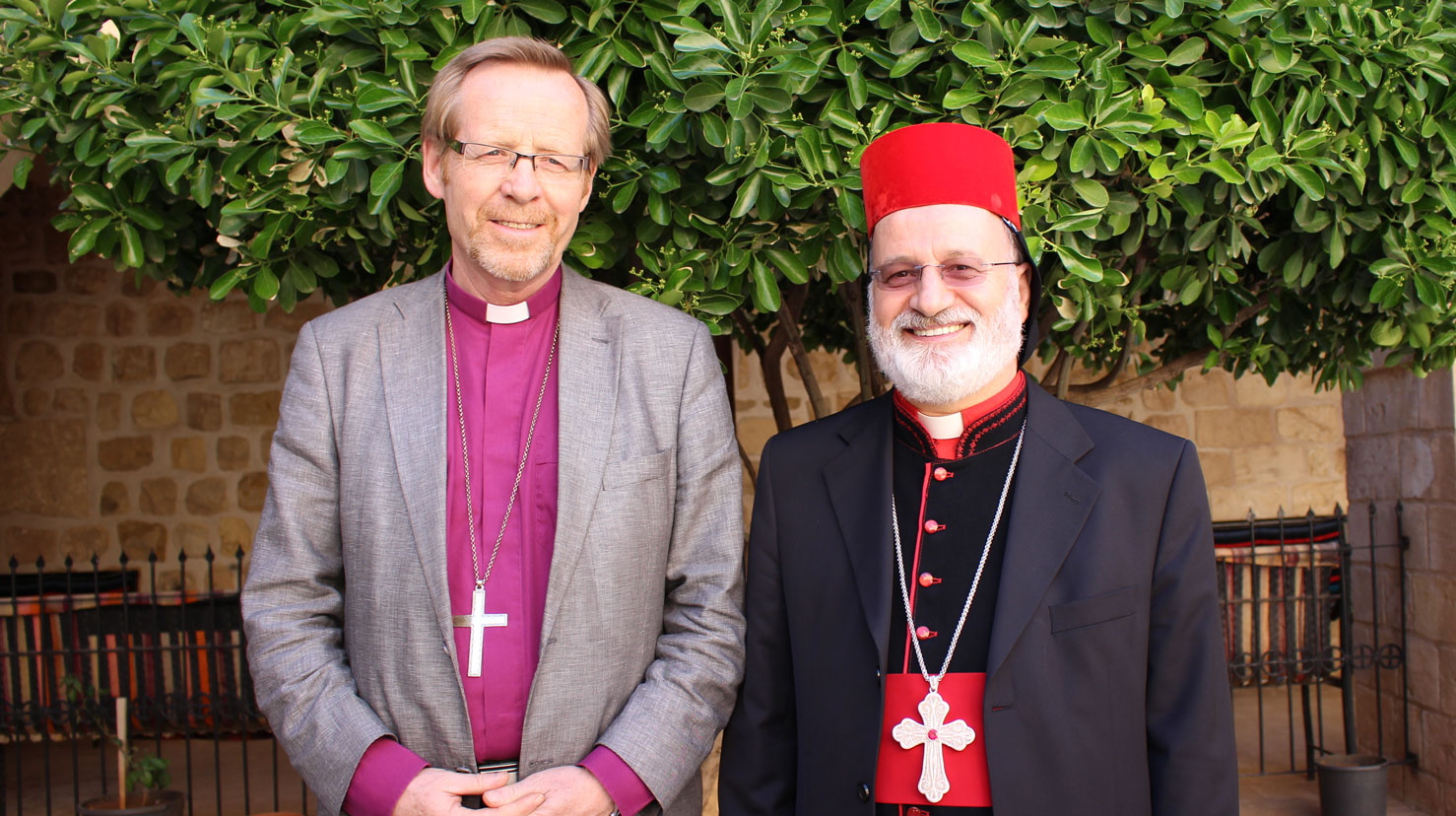 Biskop Halvor Nordhaug møtte biskop Saliba Özmen i Tyrkia tidligere i år. Nå kommer biskopen fra den forfulgte Syrisk-ortodokse kirken til Bergen.