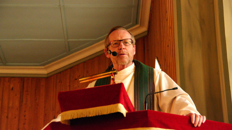 Halvor Nordhaug i Odda kyrkje. Foto: Jan Kjetil Flattun