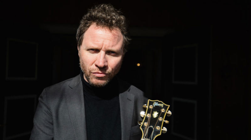 Tårnhøye bølger- En rocker og en kirkemusiker møtes i rom sjø