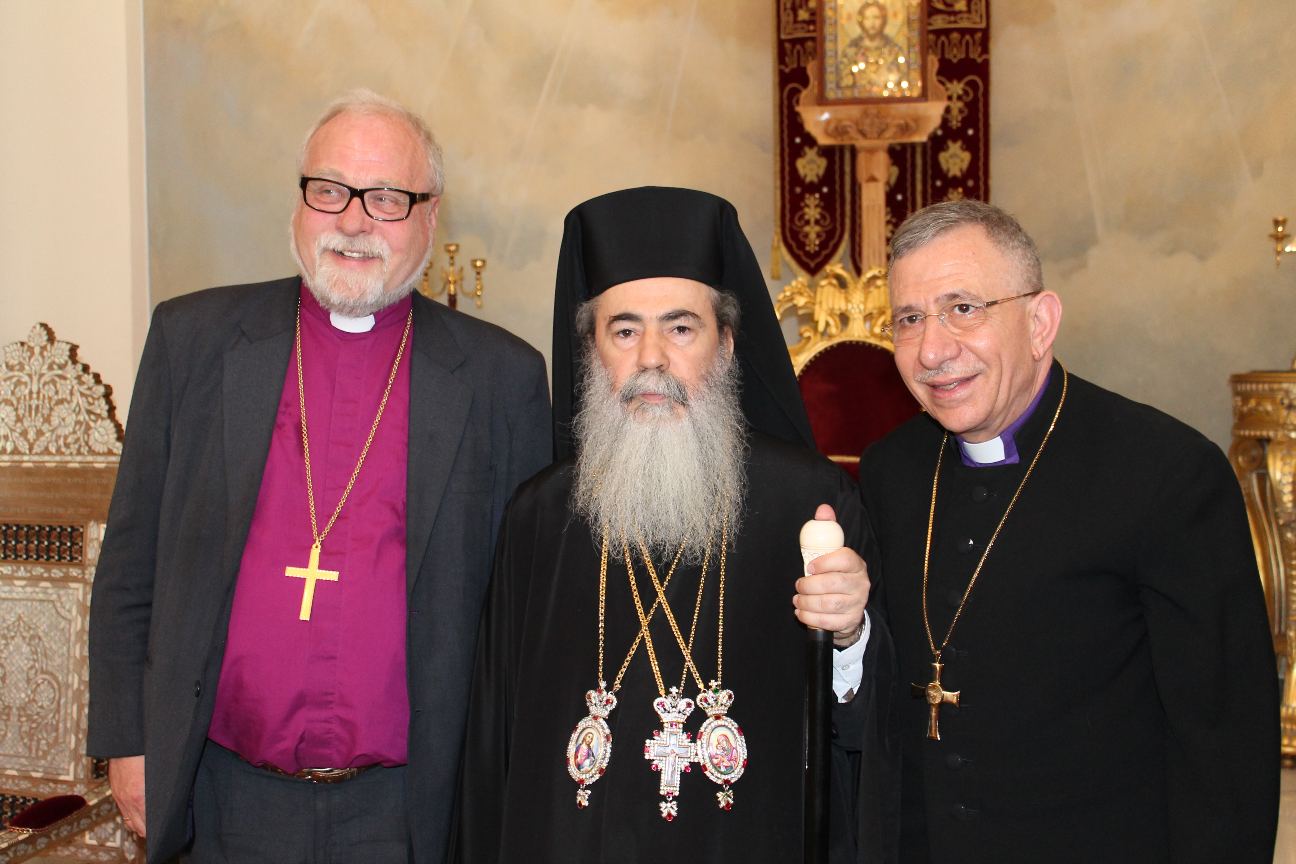 Biskopen i Borg sammen med den gresk-ortodokse patriarken i Jerusalem, Theophilos III, og biskop i ELCJHL, Munib Younan (FOTO: ENDRE FYLLINGSNES)