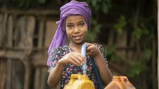 Kila henter vann fra brønnen Kirkens Nødhjelp har båret i landsbyen Beseko Ilala i Etiopia.