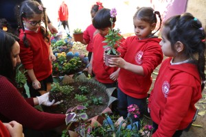 Barn på ELCJHL's senter i Beith Jala
