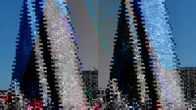 Håpets katedral på fantastisk seilas langs svenskekysten